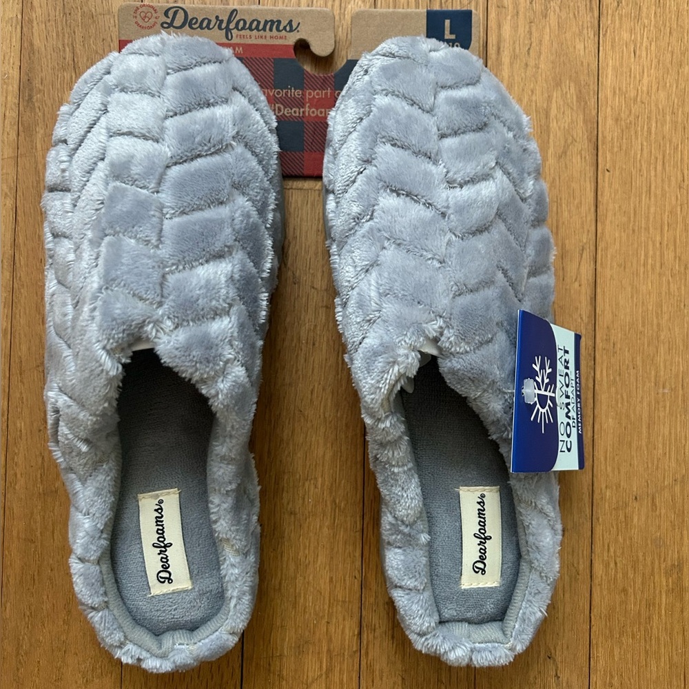 Dearfoams Light Gray Plush Slippers